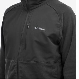 NWT Columbia Sage Peak Full Zip Fleece Jacket. Black. Size Small
